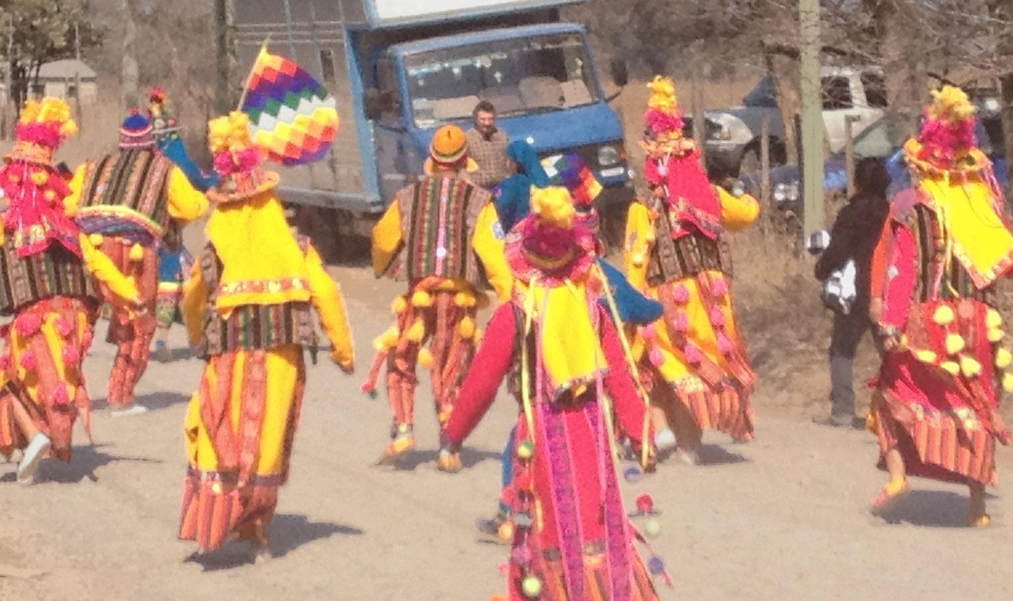 BUNt und laut, doch kein Spektakel tradition_prozession_reise_argen.jpg